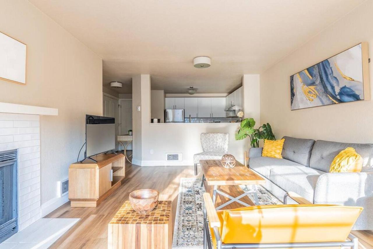 Modern And Spacious Apartment- Gym, Wifi, Free Parking Сиэтл Экстерьер фото
